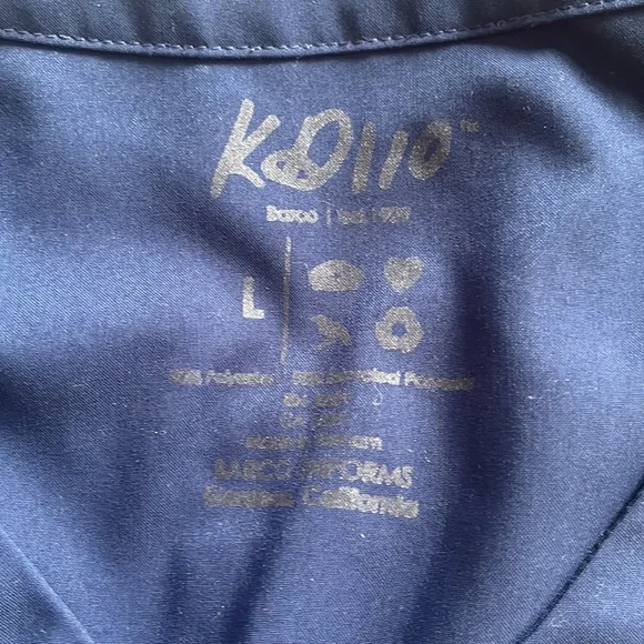 Bundle of 2 scrub tops and 1 scrub pants - Picture 6 of 16